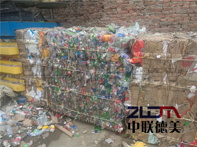 大型廢紙打包機(jī) 大型廢紙打包機(jī)